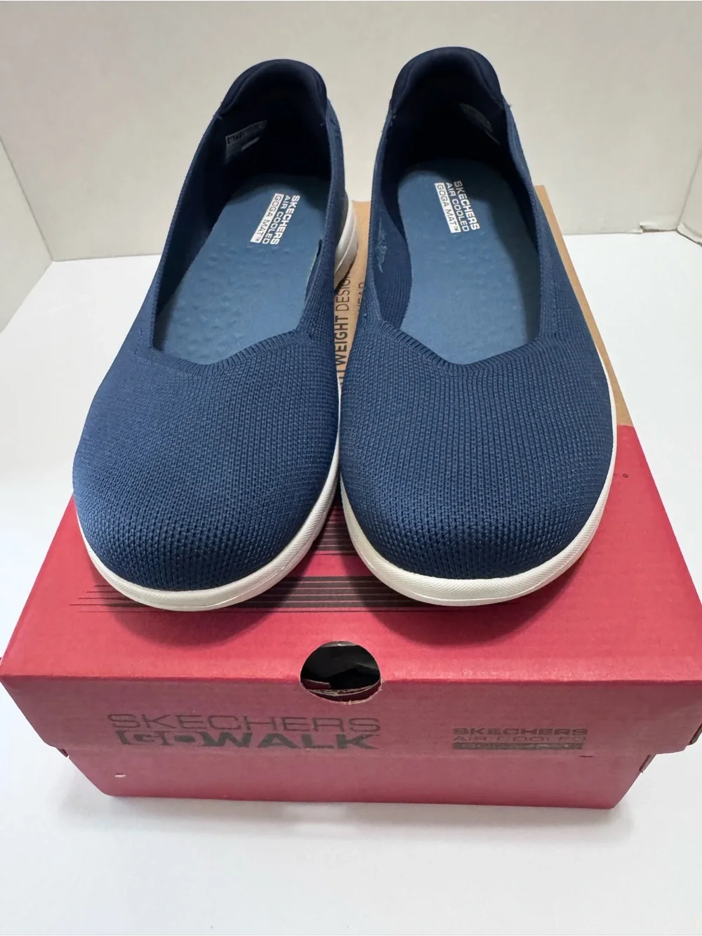 Skechers Goga Mat Stretch Fit slip on Women’s Size 10